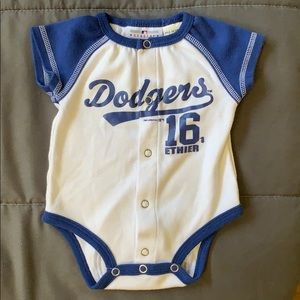 👶🏻 ⚾️DODGERS 16 Ethier onesie